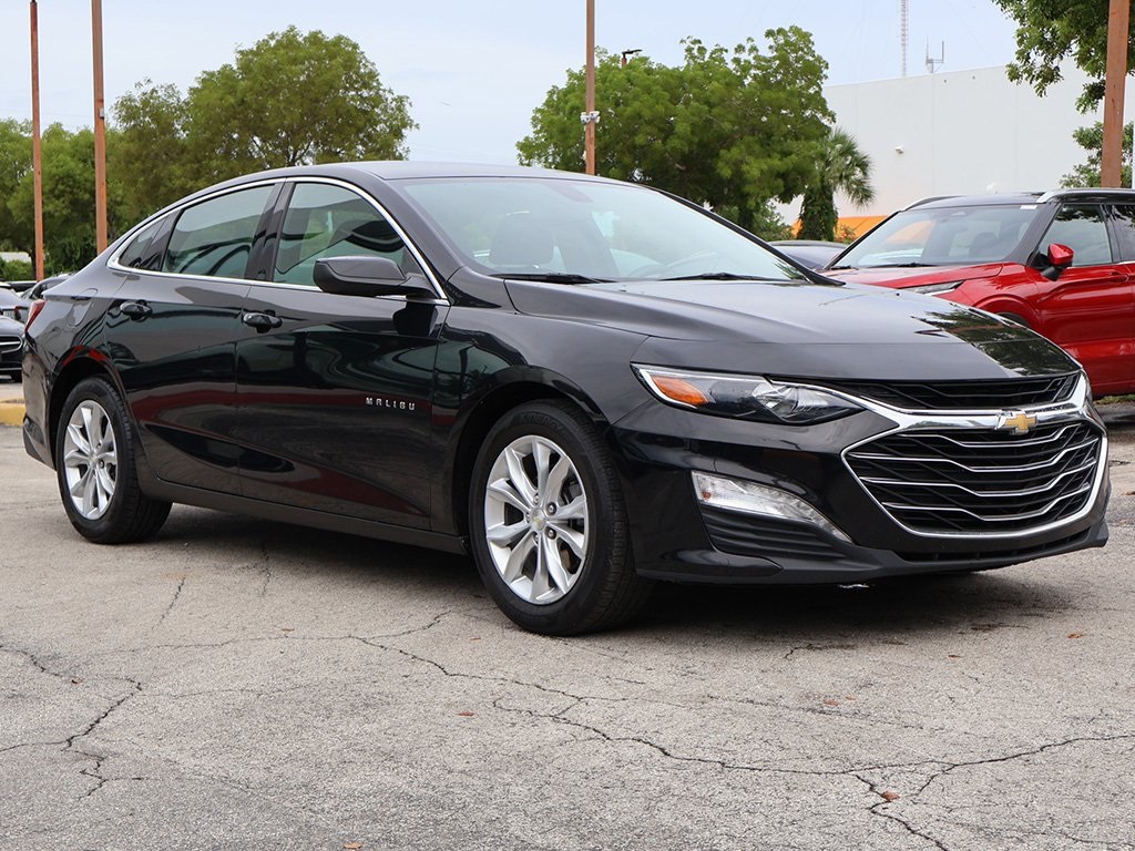 Used 2019 Chevrolet Malibu 1LT with VIN 1G1ZD5STXKF165319 for sale in Cleveland, OH