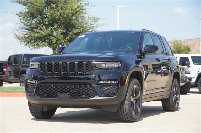 2025 Jeep Grand Cherokee Limited photo 3