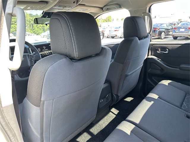 2025 Glacier White Nissan Frontier SV 4X4 Truck