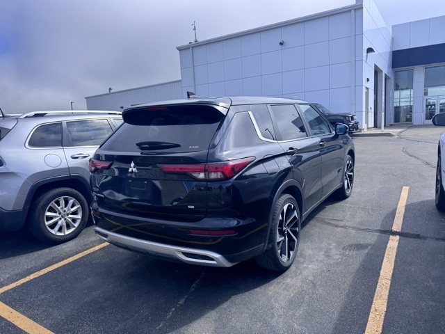 2022 Mitsubishi Outlander SE