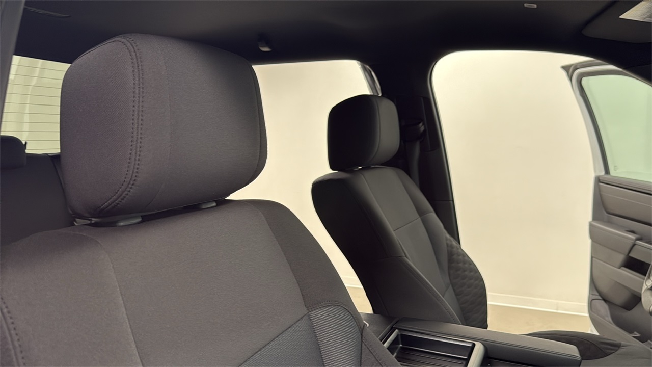 2026 Toyota Tundra SR5 CrewMax photo 17