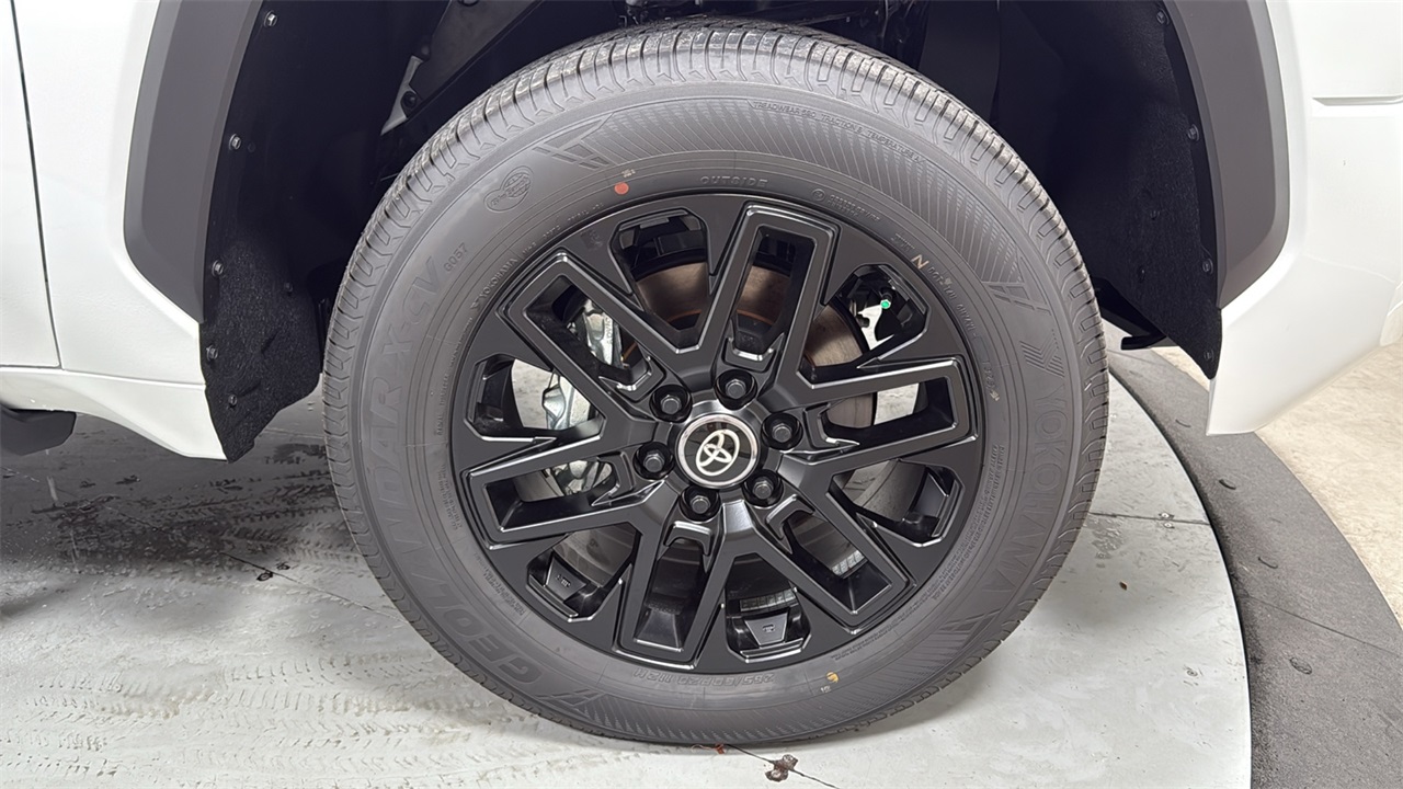 2026 Toyota Tundra SR5 CrewMax photo 19