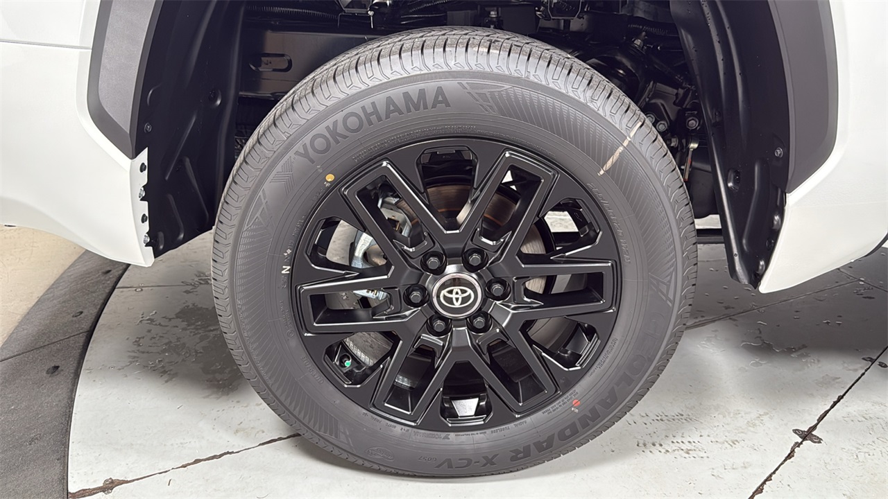 2026 Toyota Tundra SR5 CrewMax photo 20