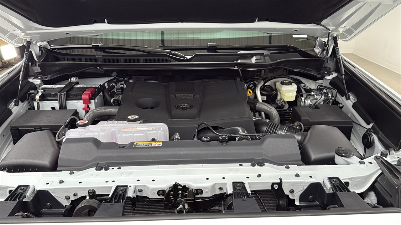 2026 Toyota Tundra SR5 CrewMax photo 23