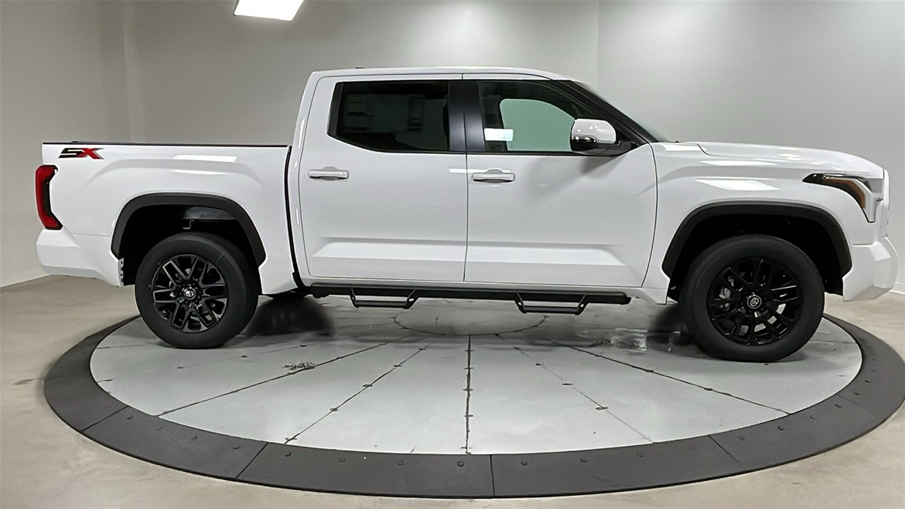 2026 Toyota Tundra SR5 CrewMax photo 5
