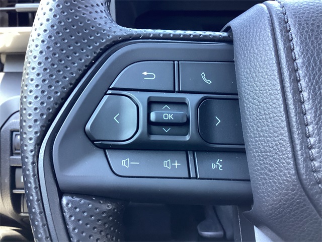 2025 Toyota Tacoma SR XtraCab photo 16