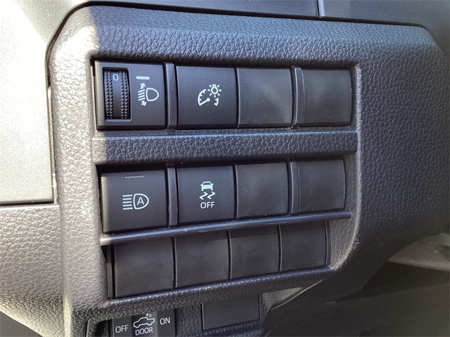 2025 Toyota Tacoma SR XtraCab photo 23