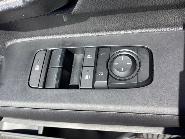 2025 Toyota Tacoma SR XtraCab photo 26