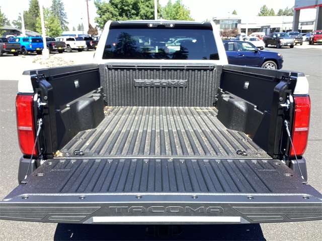 2025 Toyota Tacoma SR XtraCab photo 27