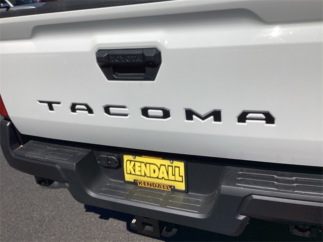 2025 Toyota Tacoma SR XtraCab photo 28