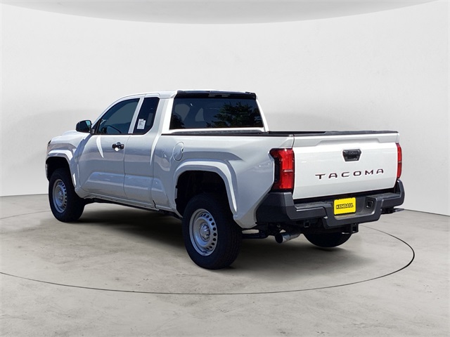 2025 Toyota Tacoma SR XtraCab photo 3