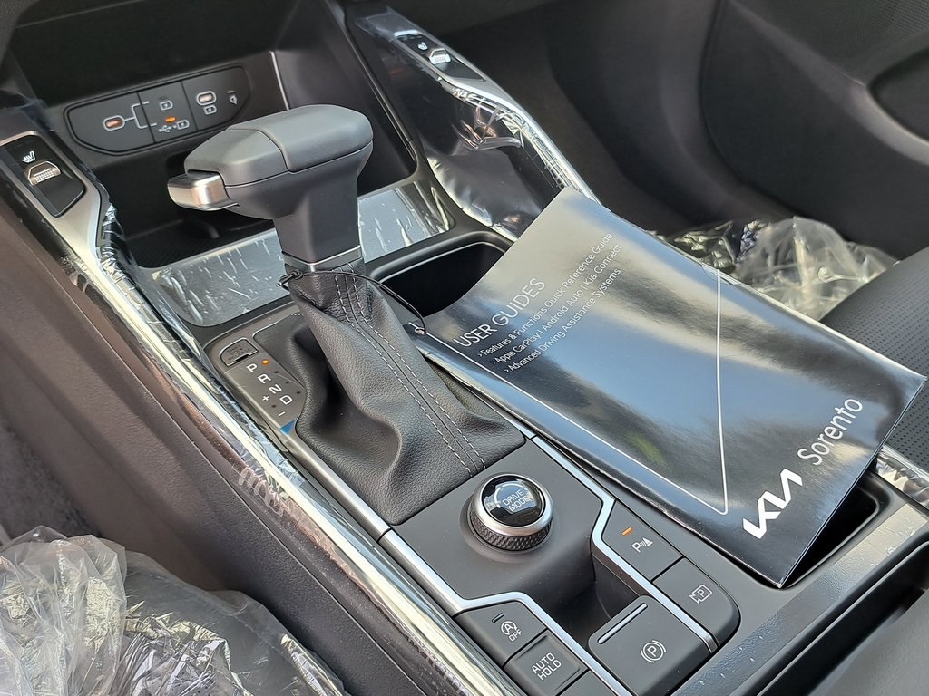 2025 Kia Sorento EX SUV FWD 11