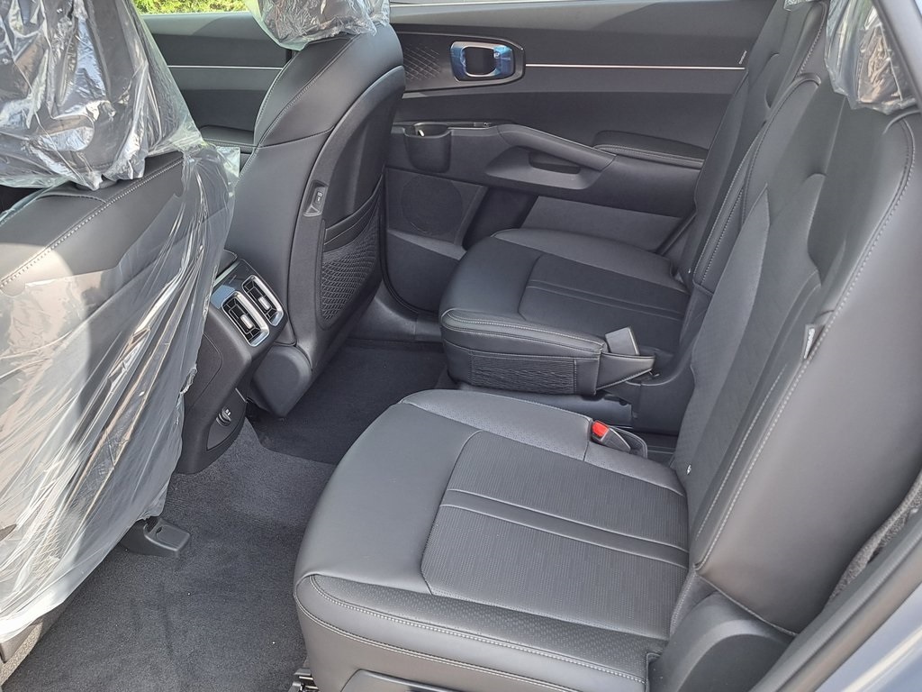 2025 Kia Sorento EX SUV FWD 13