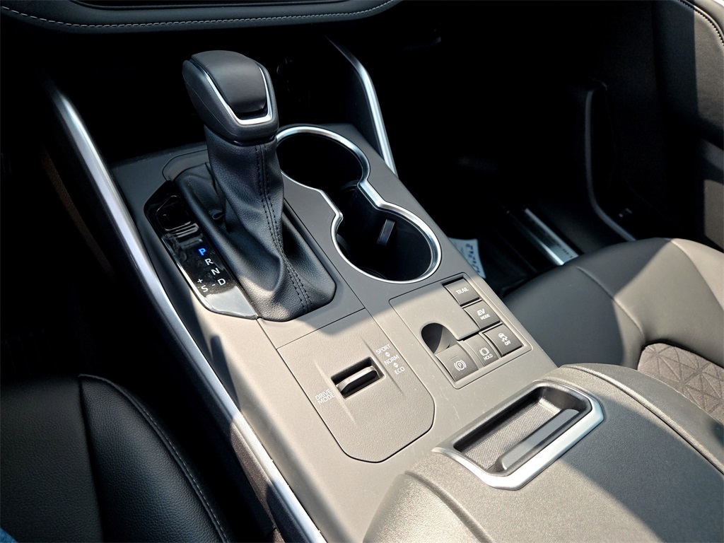 Used 2025 Toyota Highlander Hybrid SUV