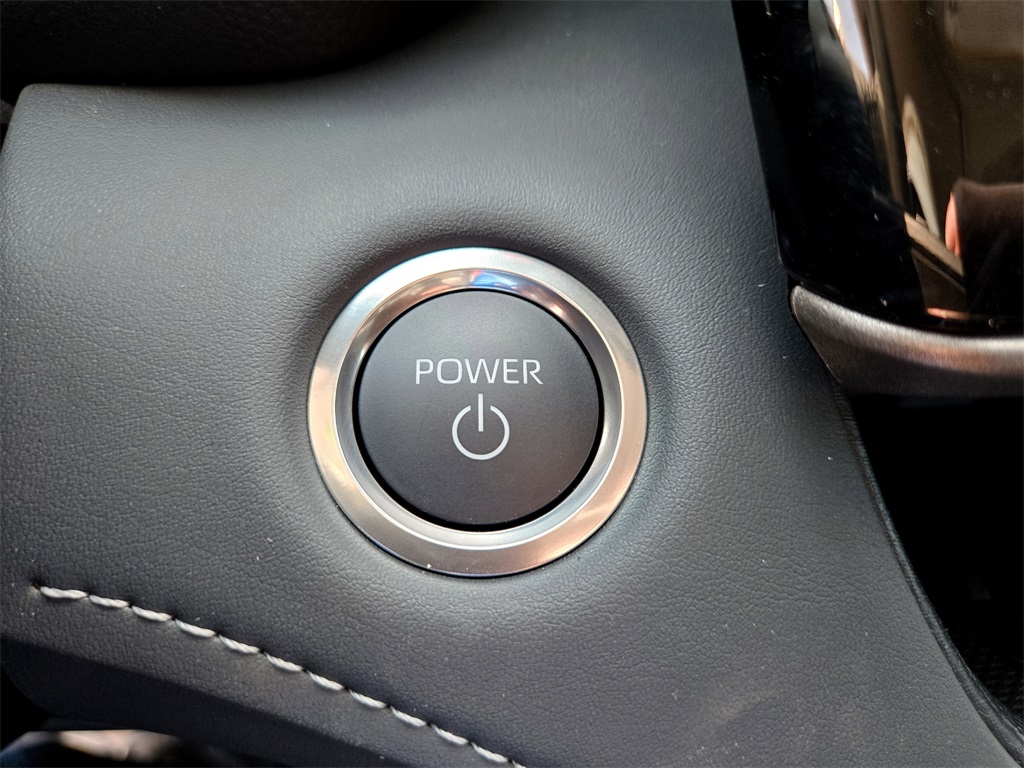 Used 2025 Toyota Highlander Hybrid SUV