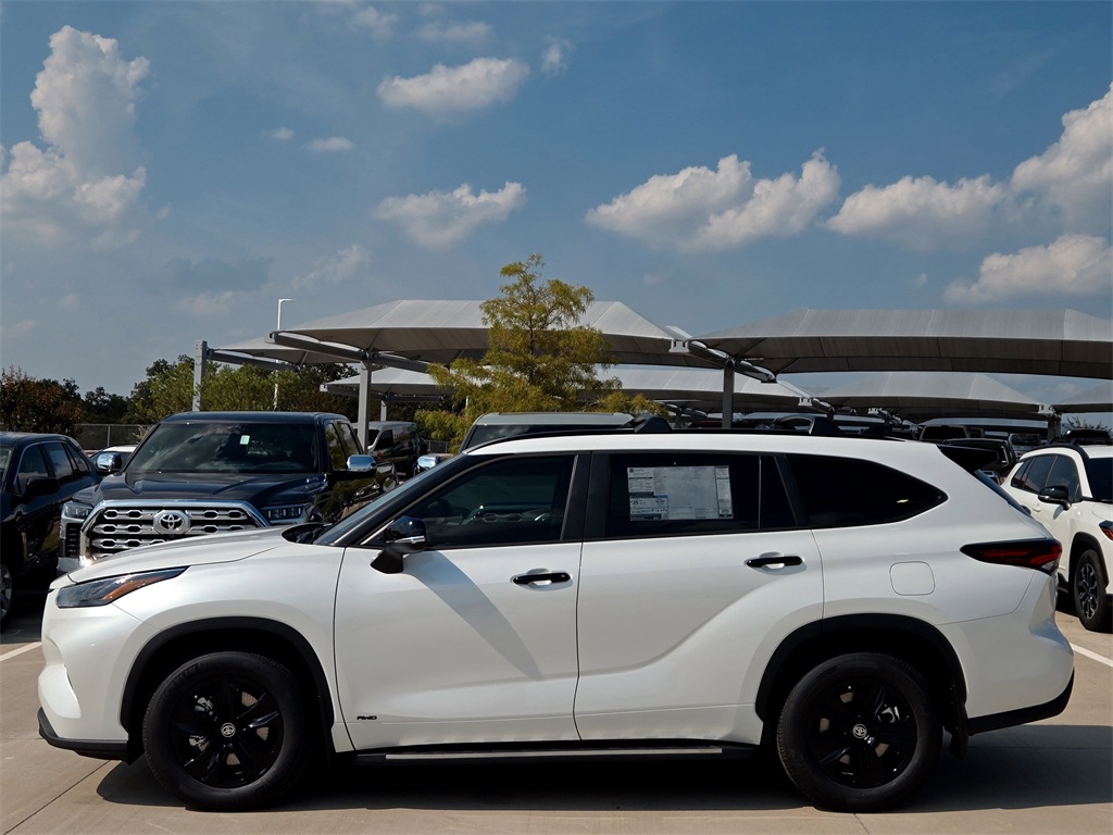 Used 2025 Toyota Highlander Hybrid SUV