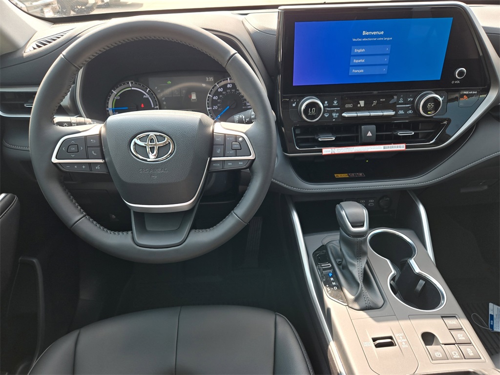 Used 2025 Toyota Highlander Hybrid SUV