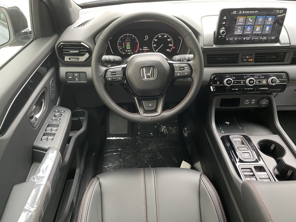 2025 Honda Pilot TrailSport photo 10