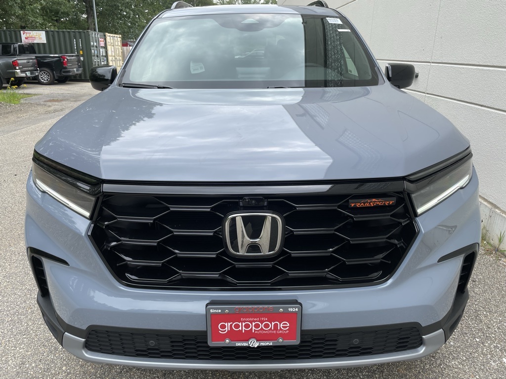 2025 Honda Pilot TrailSport photo 2