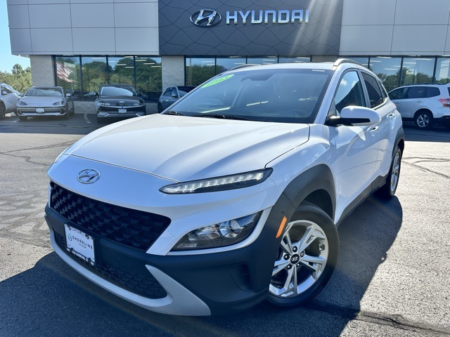 2023 Lunar White Hyundai Kona SEL SUV