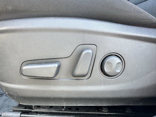 2023 Lunar White Hyundai Kona SEL AWD SUV