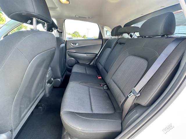 2023 Lunar White Hyundai Kona SEL AWD SUV