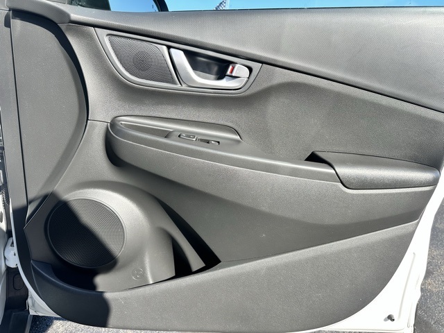 2023 Lunar White Hyundai Kona SEL AWD SUV