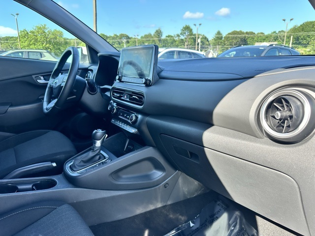 2023 Lunar White Hyundai Kona SEL AWD SUV