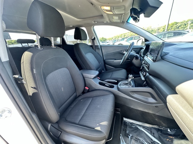 2023 Lunar White Hyundai Kona SEL AWD SUV