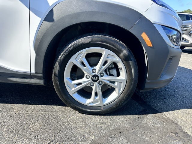 2023 Lunar White Hyundai Kona SEL AWD SUV