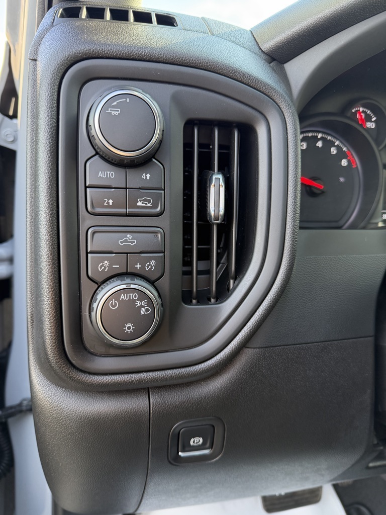 used 2024 Chevrolet Silverado 1500 car, priced at $33,903