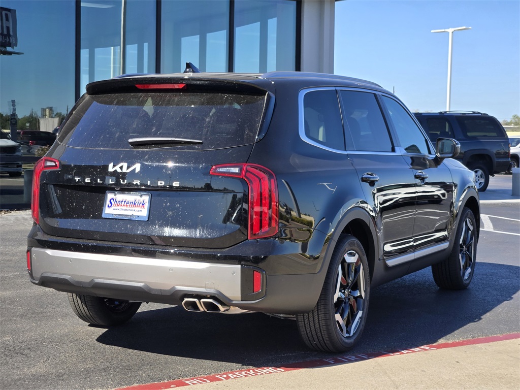 2025 Kia Telluride S photo 3