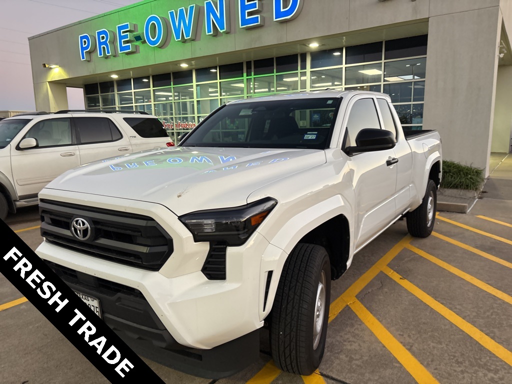 2025 Toyota Tacoma SR's photo