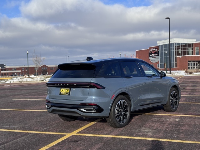 2026 Lincoln Nautilus Reserve photo 3