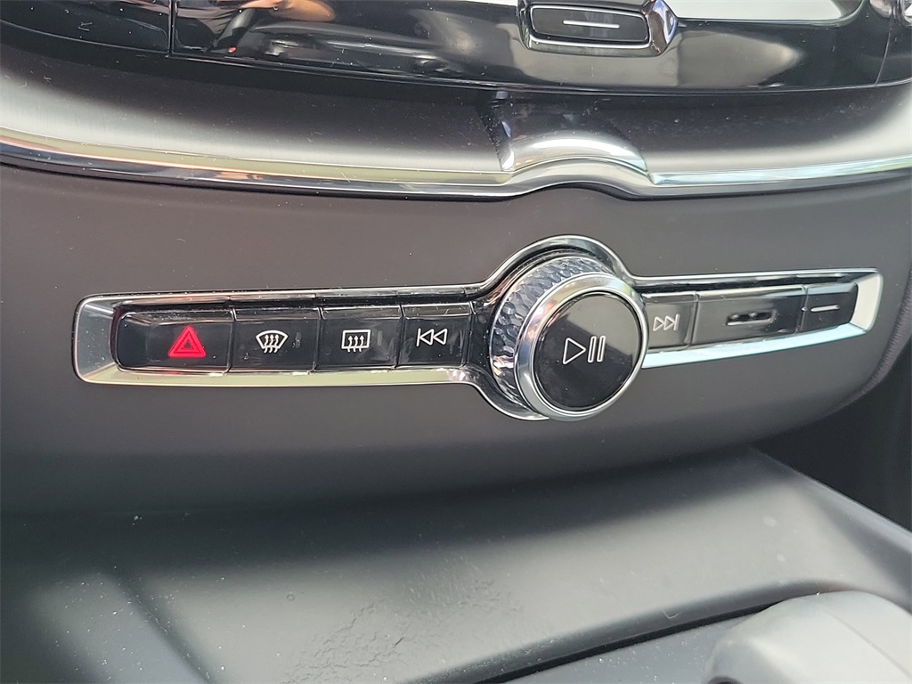 used 2024 Volvo XC60 car, priced at $30,495