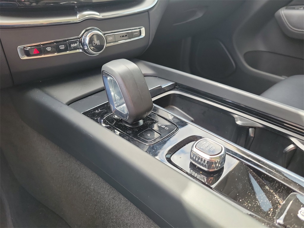 used 2024 Volvo XC60 car, priced at $30,495