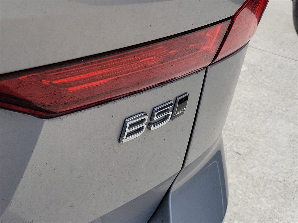 used 2024 Volvo XC60 car, priced at $30,495