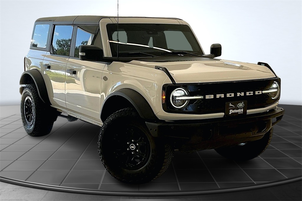 2023 Ford Bronco 4-Door Wildtrak's photo