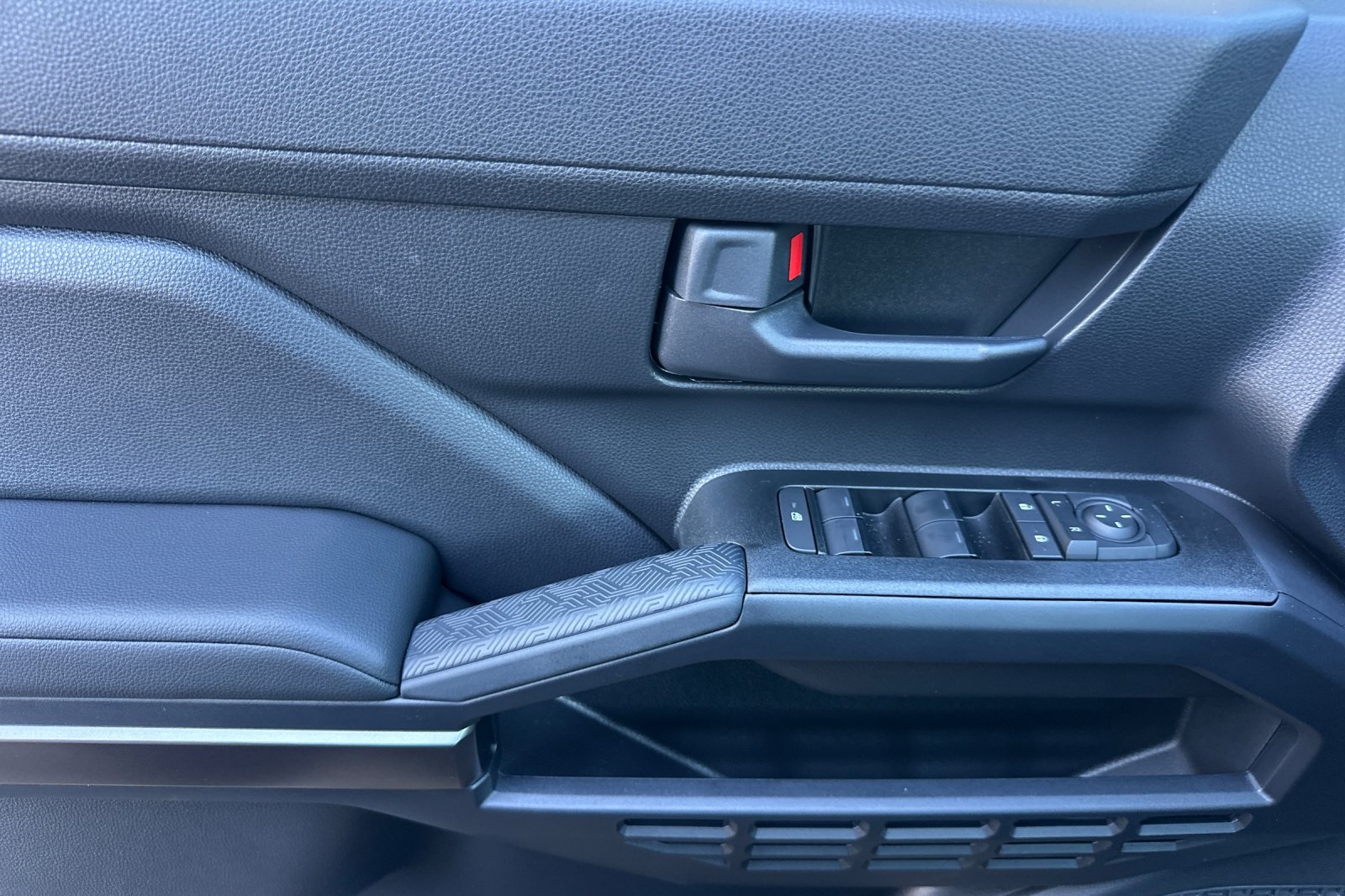 2025 Toyota 4Runner SR5 photo 11