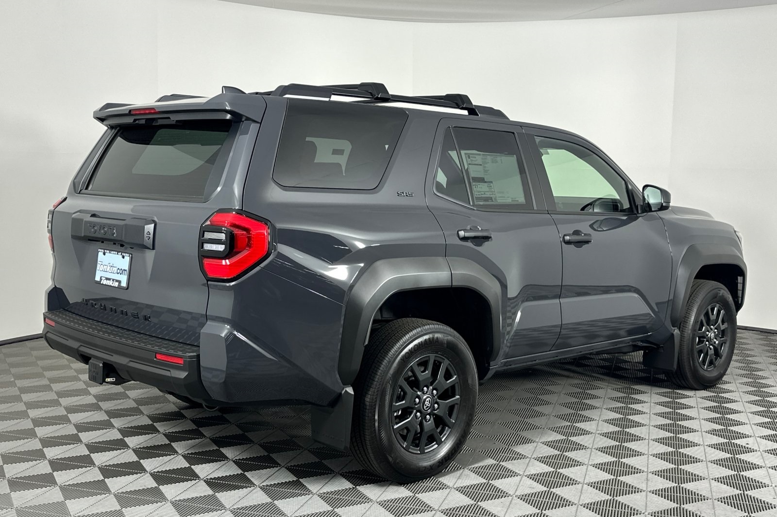 2025 Toyota 4Runner SR5 photo 4