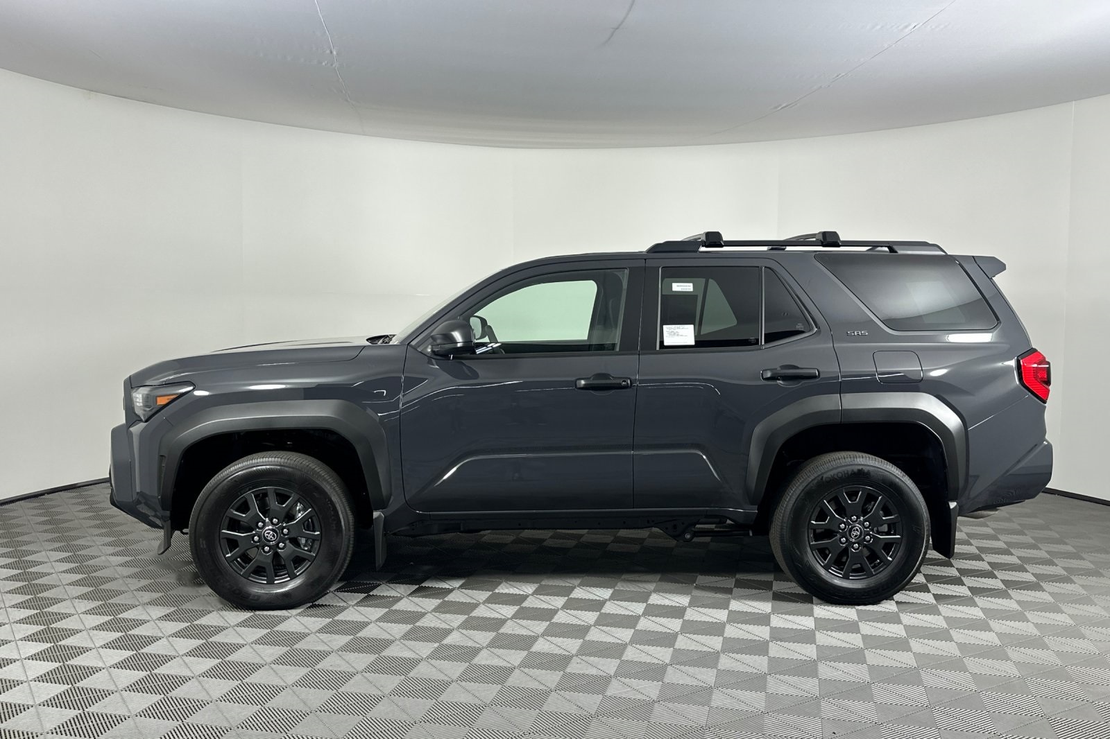 2025 Toyota 4Runner SR5 photo 7