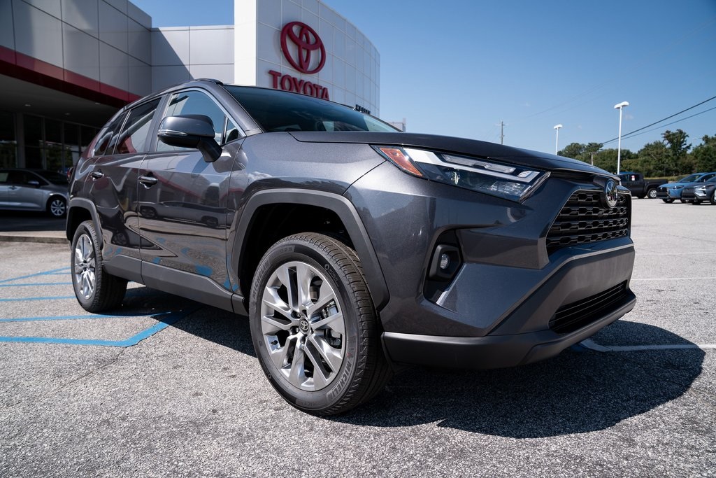 2025 Toyota RAV4 XLE Premium photo 7