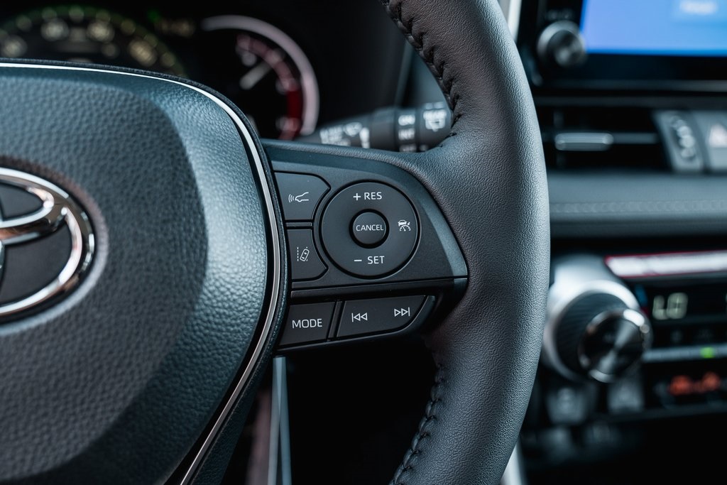 2025 Toyota RAV4 XLE Premium photo 14