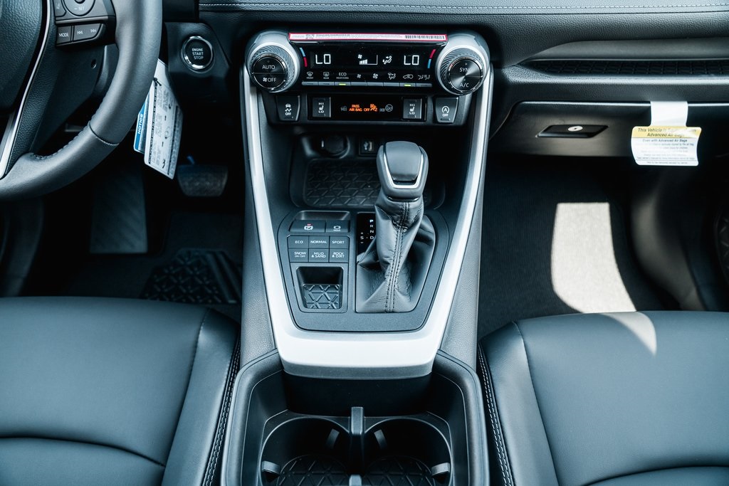 2025 Toyota RAV4 XLE Premium photo 19