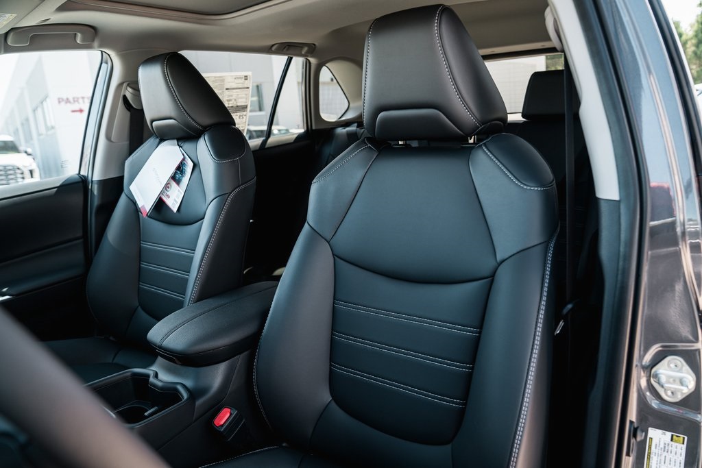 2025 Toyota RAV4 XLE Premium photo 21