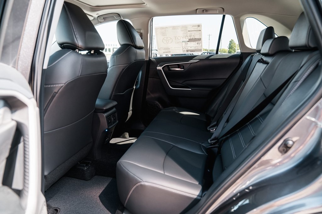 2025 Toyota RAV4 XLE Premium photo 22