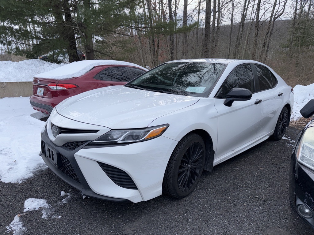 2020 Toyota Camry SE Nightshade's photo
