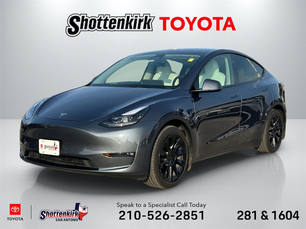 2023 Tesla Model Y Long Range's photo