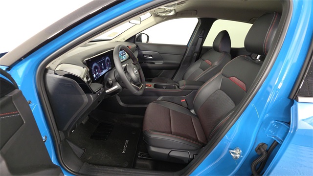 2025 Arctic Ice Blue Metallic/Super Black Nissan Kicks SR FWD SUV