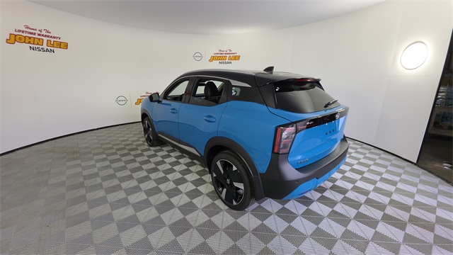 2025 Arctic Ice Blue Metallic/Super Black Nissan Kicks SR FWD SUV